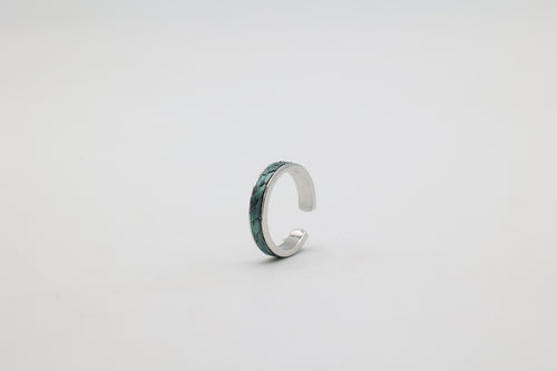 Bague réglable en acier inoxydable avec du cuir marin couleur boréale roxane atelier