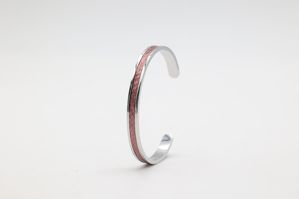 Bracelet réglable en acier inoxydable avec du cuir marin couleur rose poudré roxane atelier