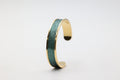 Bracelet réglable large en acier inoxydable plaqué or avec du cuir marin couleur boréale roxane atelier